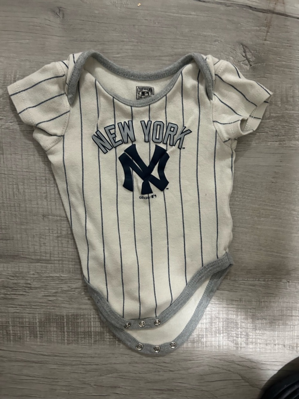 Cooperstown Collection New York Yankees baby bodysuit. 6-9 Months